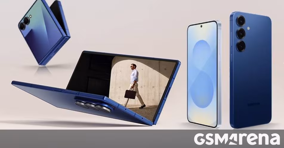 Samsung Galaxy S25 и складные модели, три смартфона и ноутбук в разыми устройствами