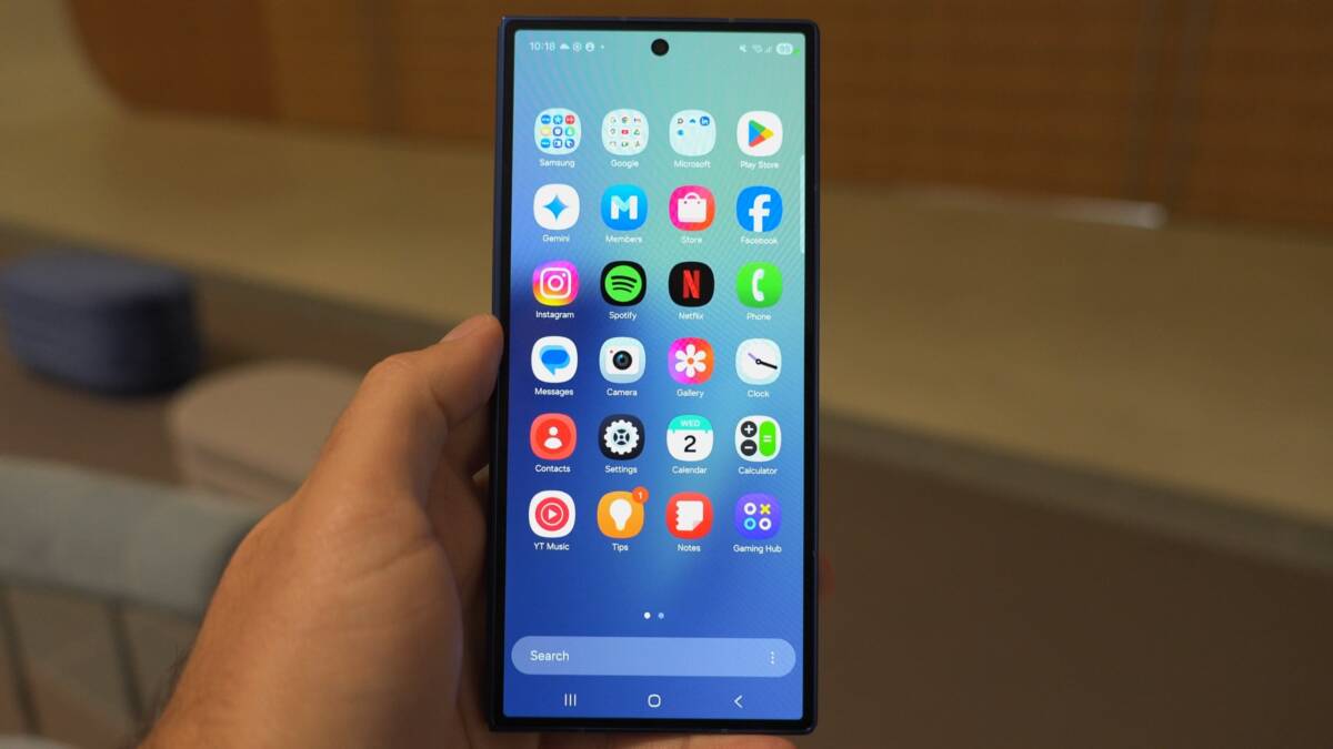 Galaxy Z Fold 7 получил августовское обновление безопасности в новых странах