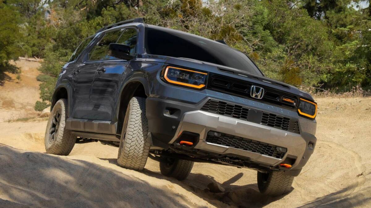 Honda Passport TrailSport получил клиренс 245 мм и обошёл 4Runner TRD 2 Хонда Паспорт TrailSport на бездорожье с большими колесами
