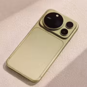 Смартфон Honor Magic 9 Pro Max с тремя камерами на задней панели