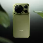 Зеленый смартфон Honor Magic9 Super Edition с камерами