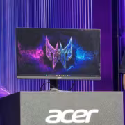 люди на презентации монитором Acer Nitro XV275X P