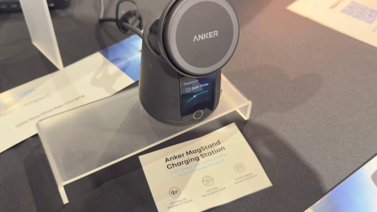 IFA 2026: Anker показала зарядную станцию с Qi2.2, вентилятором и кабелем на 60 Вт 3 Зарядная станция с дисплеем Anker Magstand и кабелем
