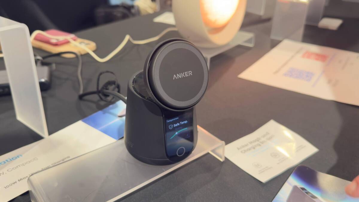 IFA 2026: Anker показала зарядную станцию с Qi2.2, вентилятором и кабелем на 60 Вт 2 зарядная станция Anker Qi2.2 с вентилятором и кабелем