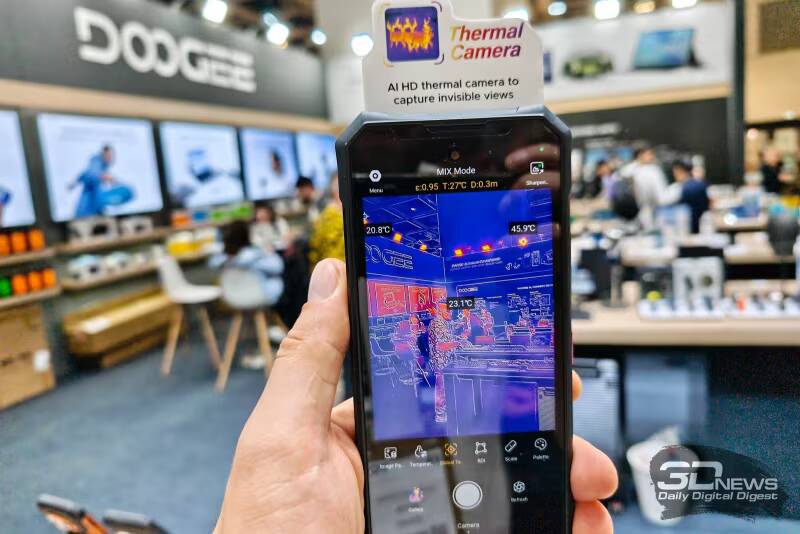 IFA 2026: Doogee привезла смартфон с ИИ-тепловизором и флагман с аккумулятором на 22 000 мА·ч 5 Тепловизорный смартфон Doogee с дисплеем и тепловыми изображениями