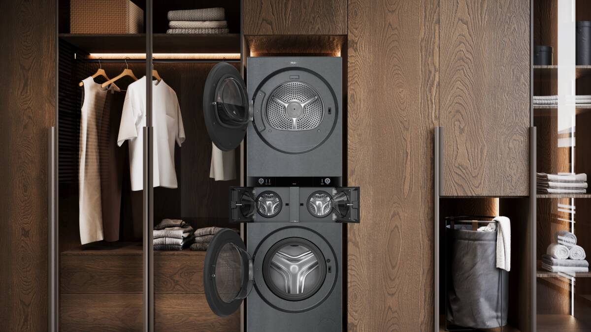 Умная стиральная машина Haier с открытым люком и интерфейсом