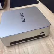 IFA 2026: мини-ПК AceMagic F7A получил Core Ultra X7 358H и до 64 ГБ памяти 1 Компактный мини-ПК AceMagic F7A на столе