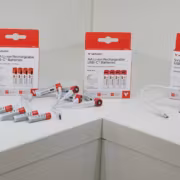 аккумуляторы Verbatim AAA и AA с USB-C с упаковками и зарядным устройством