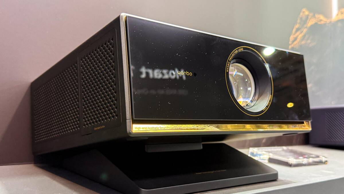 IFA 2026: Wanbo показала проекторы X7 Pro Max и Mozart 1S от 430 евро 4 Проектор Wanbo X7 Pro Max на столе