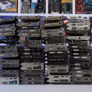 стопка видеокарт Nvidia и AMD из склада Nvidia и AMD