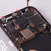 iPhone 18 Pro не прожил и дня: новый флагман Apple уже полностью разобрали