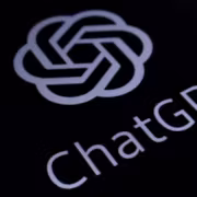 Как найти GPT-6 Astra в ChatGPT и не потратить лимит за пару запросов 1 Логотип ChatGPT и название How to find GPT-6 Astra