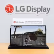 OLED дисплей LG Display на демонстрации