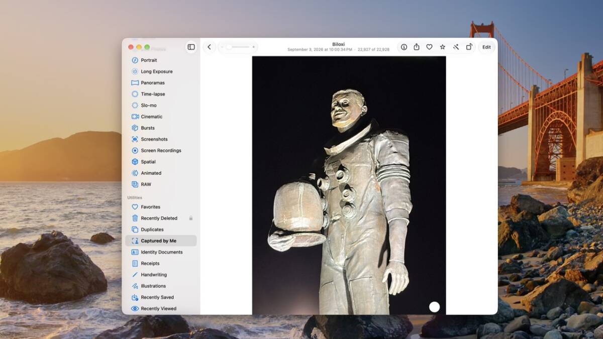скульптура космонавта в шлеме и комбинезоне macOS 27