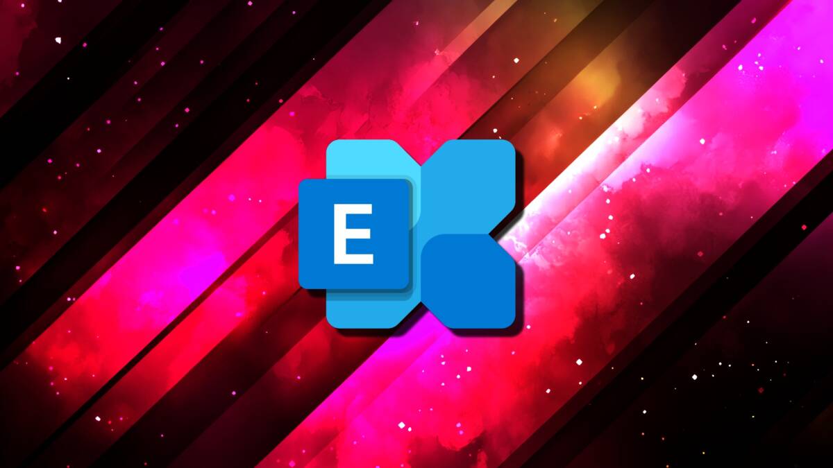 Логотип Microsoft Exchange Server на красочно-абстрактном фоне