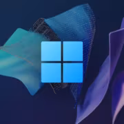Логотип Windows на фонах абстрактных линий и форм