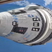 Космический корабль Starliner уходит в космос с МКС