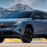 Nissan представила кроссовер Rogue Hybrid с системой e‑POWER 18 Кроссовер Nissan Rogue Hybrid система e‑POWER