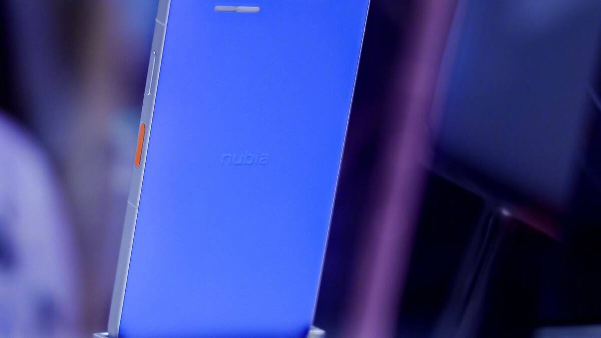 Nubia NaviX Ultra впервые показали на WAIC, смартфон получил помощника Doubao 4 Соединение смартфона Nubia NaviX Ultra на выставке WAIC