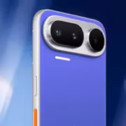 144 Гц, 200 Мп и 7100 мА·ч: nubia NaviX Ultra вышел в Китае 2 Задняя часть телефона nubia NaviX Ultra с камерами
