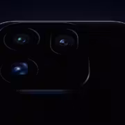 Задняя часть Oppo Find X10 Pro Max с тремя камерами