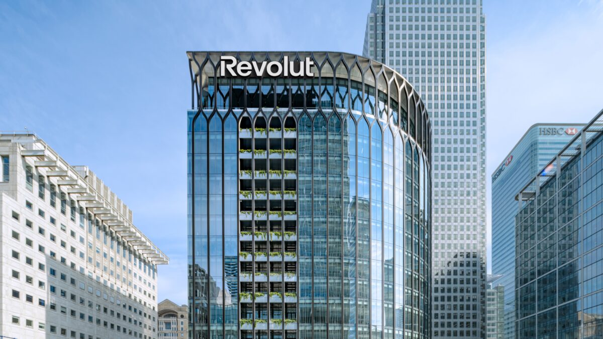 Revolut раскрыла данные клиентов из-за поддельных запросов госоргана