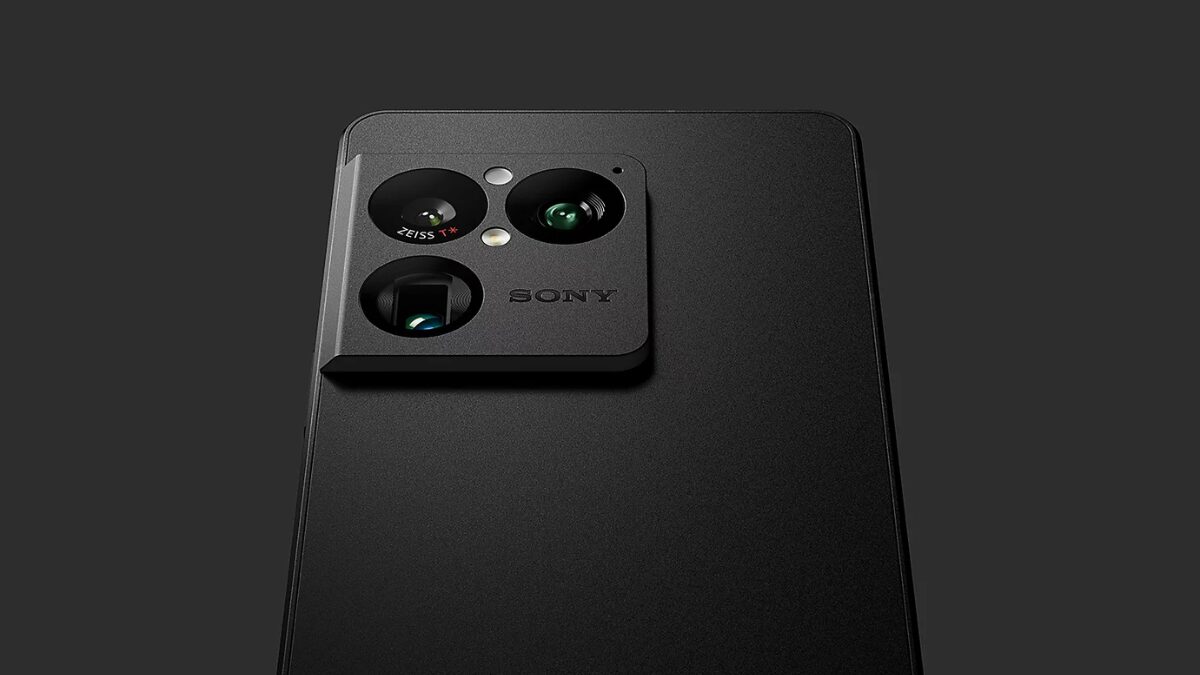 Sony начала обновление до Android 17 для Xperia 1 VIII с десктопным режимом 3 Черная задняя панель смартфона Sony Xperia 1 VIII с камерой