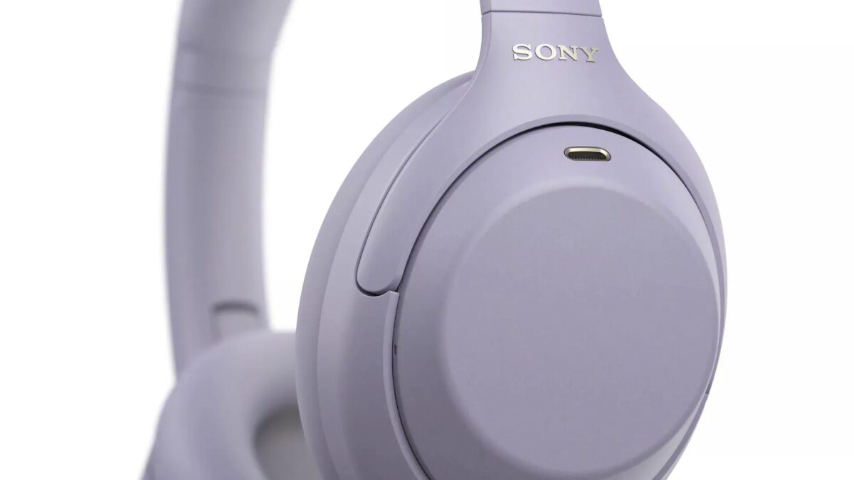 Наушники Sony WH-1000XM4C белого цвета