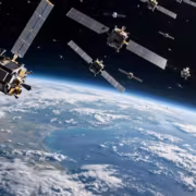 SpaceX за полгода выполнила 207 152 манёвра Starlink для уклонения от столкновений 3 Космический корабль и спутники SpaceX Starlink в космосе