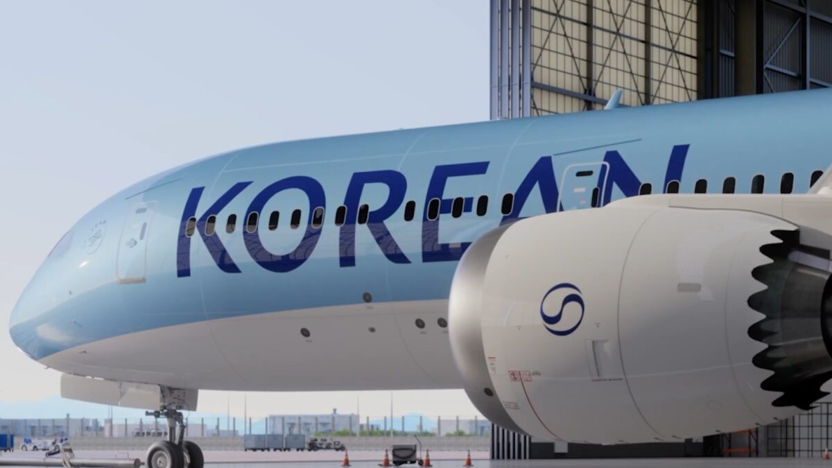 Самолет Korean Air с надписью KOREAN и турбинами Starlink