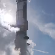 Строительство Starship и ракетный запуск в небо