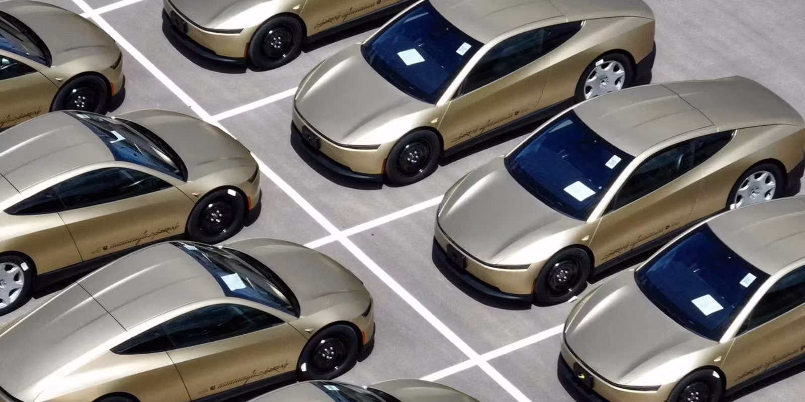 Tesla провела тихий дебют Cybercab без Маска и без прямой трансляции
