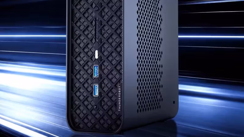 Компьютер Thunderobot с вентиляционными отверстиями и порты USB