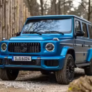 Леворульный Mercedes-Benz G 400d из Японии дешевле корейского на 6—7 млн рублей 1 Леворульный Mercedes-Benz G 400d синий на тропе