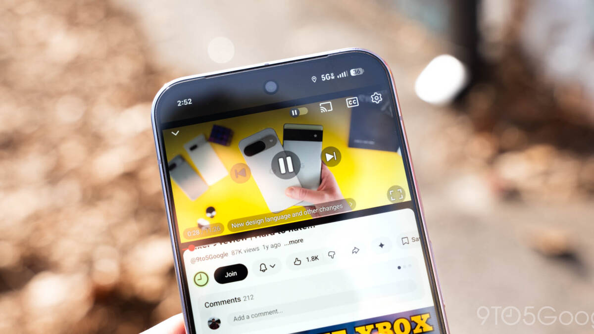 YouTube меняет трансляцию с телефона на ТВ и больше не требует общего Wi‑Fi 3 Смартфон Google Pixel displaying YouTube функцию трансляции на ТВ