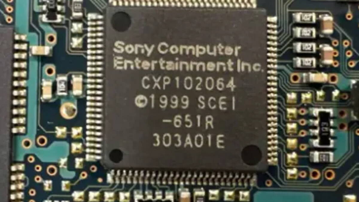 чип PlayStation 2 на матрице микросхем