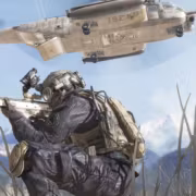 Боец в камуфляже с винтовкой Call of Duty Modern Warfare 2