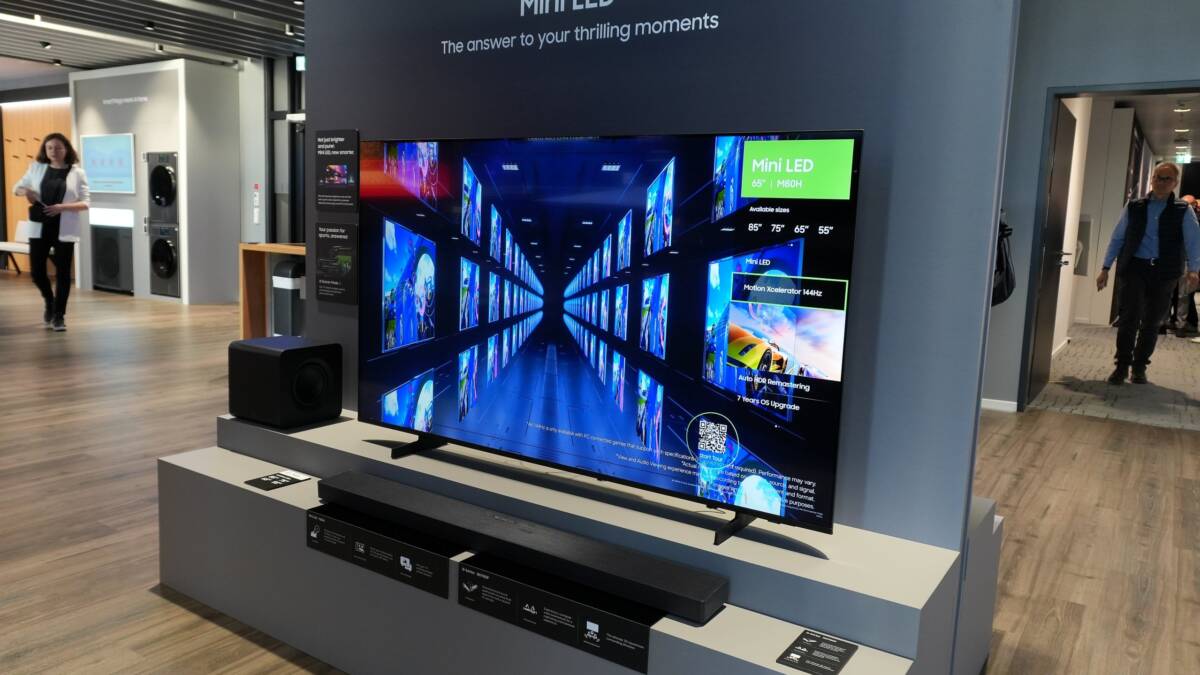 Телевизор Samsung Mini LED с большим экраном