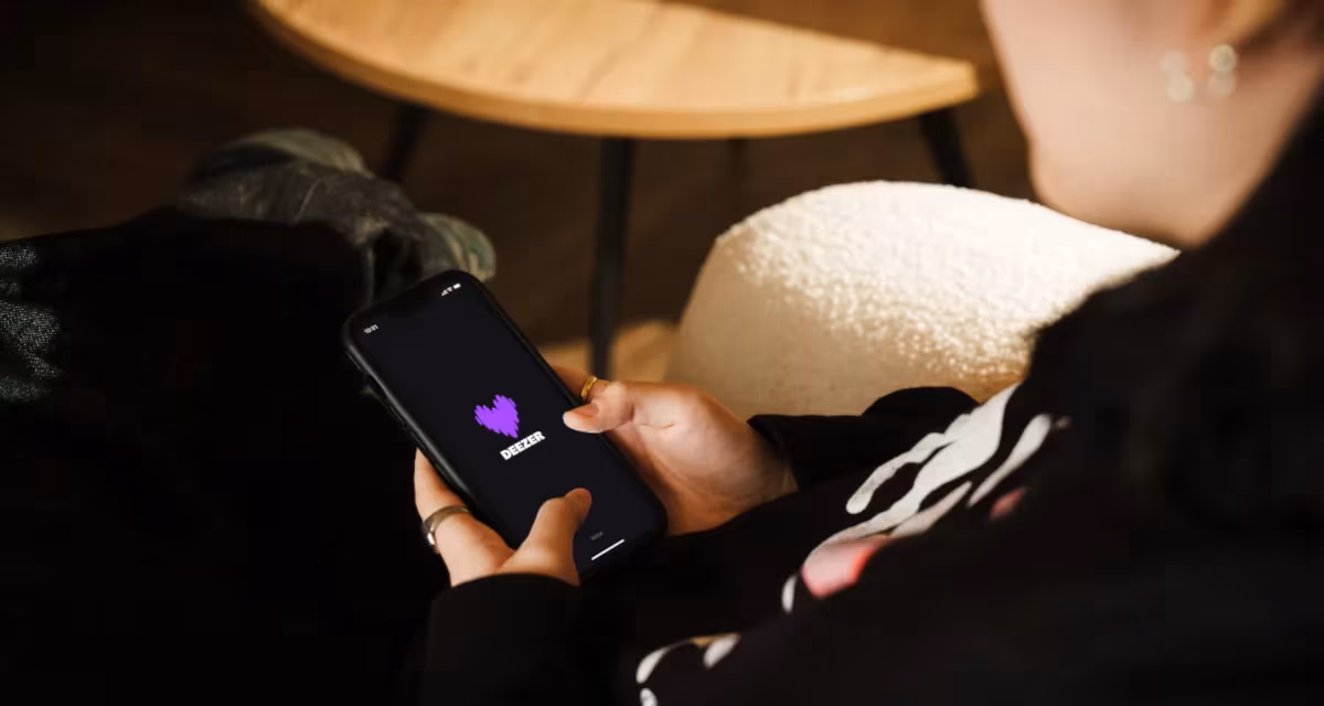 45% опрошенных хотят скрывать ИИ-песни — Deezer готовит фильтр 1 45% опрошенных хотят скрывать ИИ-песни — Deezer готовит фильтр