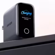 Зарядное устройство Anker 100 Вт с дисплеем