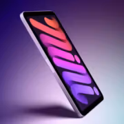смартфон Apple iPhone с ярким дисплеем