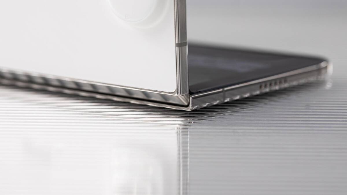 Apple признала проблему с экраном iPhone Duo и обещала замену