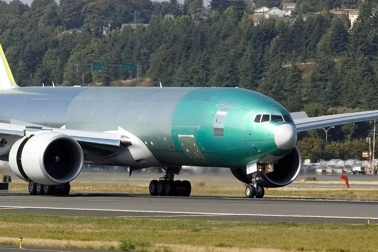 Boeing не собирает грузовые 777F почти два месяца из-за детали крыла 2 Грузовой Boeing 777F
