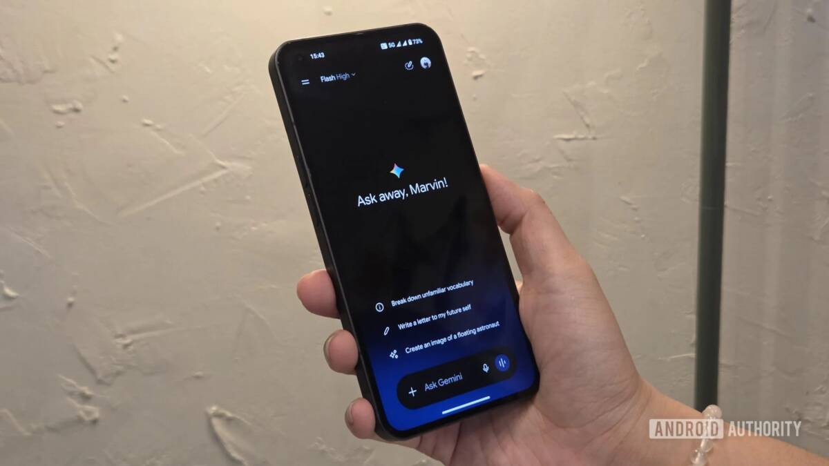 Приложение Gemini на смартфоне