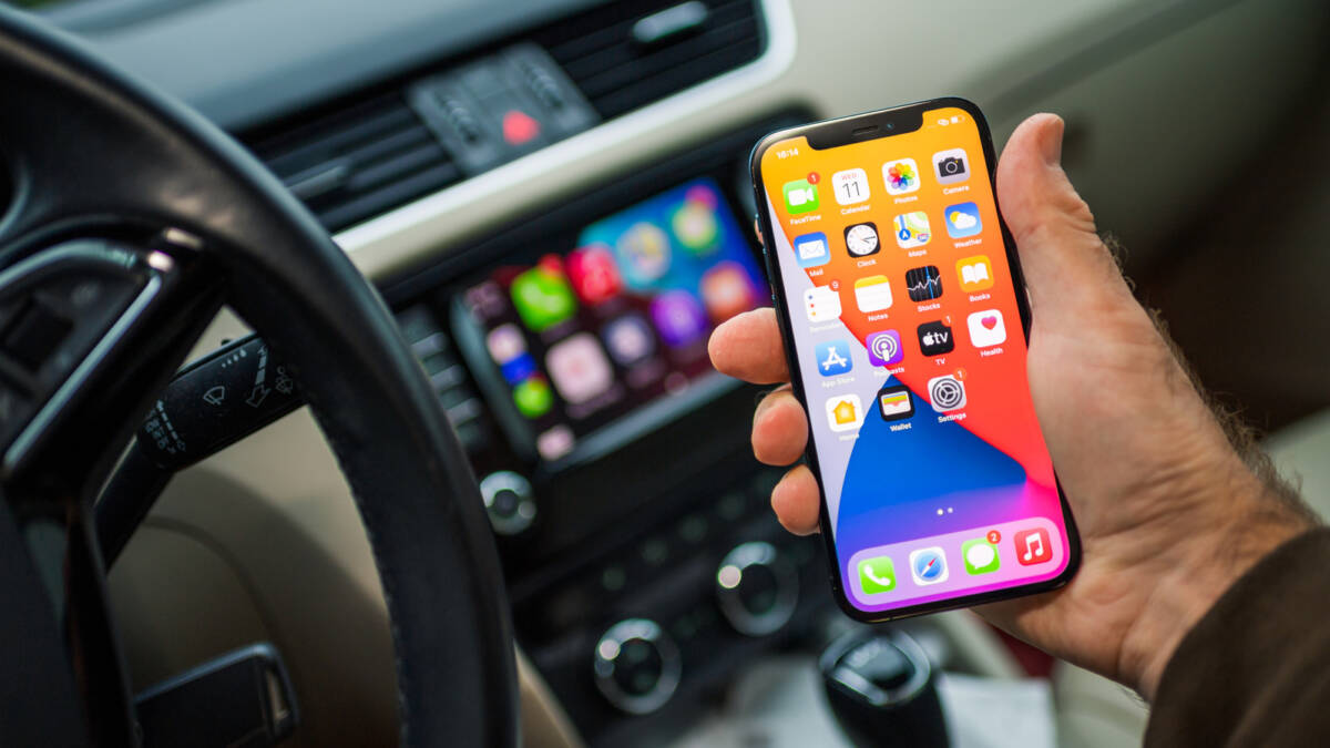 CarPlay в iOS 27.2 получил новые разделы подкастов и улучшенную Siri