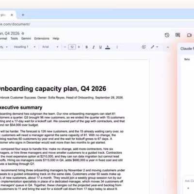 Документ Google Docs с планом загрузки на Q4 2026 и боковой панелью Claude для Docs