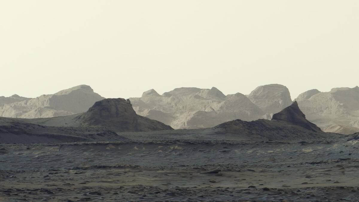 Марсианский рассвет на 4982-й сол миссии Curiosity