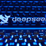 DeepSeek привлекла около $15 млрд после ограничений в США 4 Клавиатура с подсветкой и логотипом DeepSeek