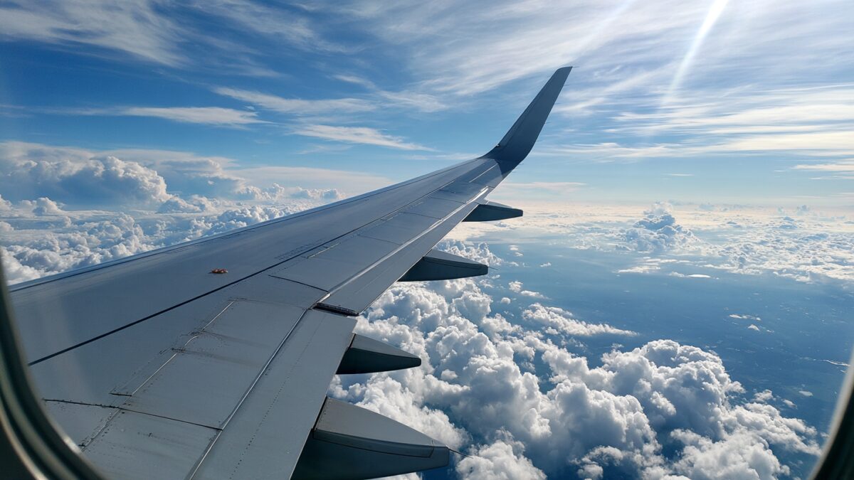 EasyJet планирует подключить спутниковый интернет Starlink на рейсах