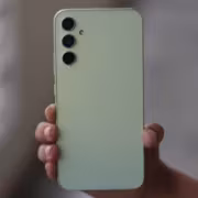 Galaxy A34 получил октябрьский патч, закрывающий 62 уязвимости